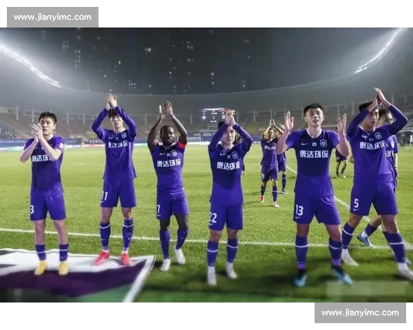 天津泰达迎战杭州绿城焦点对决赛场风云再起中超劲旅强强碰撞引爆期待